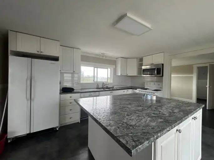 4837 Kirkland Rd - Photo 3 of 20
