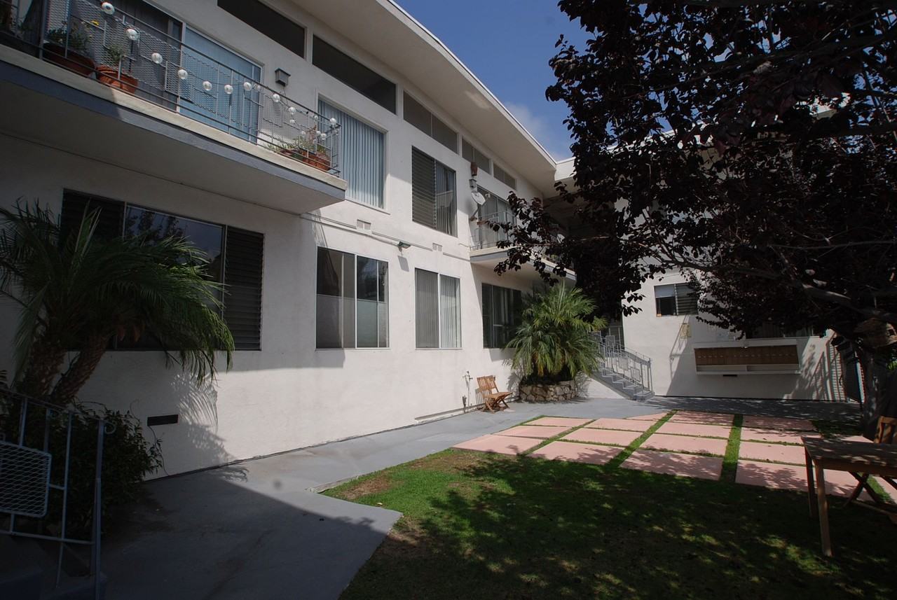 Washington Apartments...Prime Westside Location! CALL NOW! - Photo 5 of 6