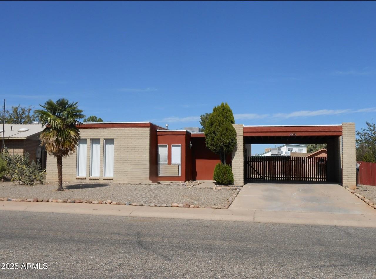 5111 Paseo Las Palmas