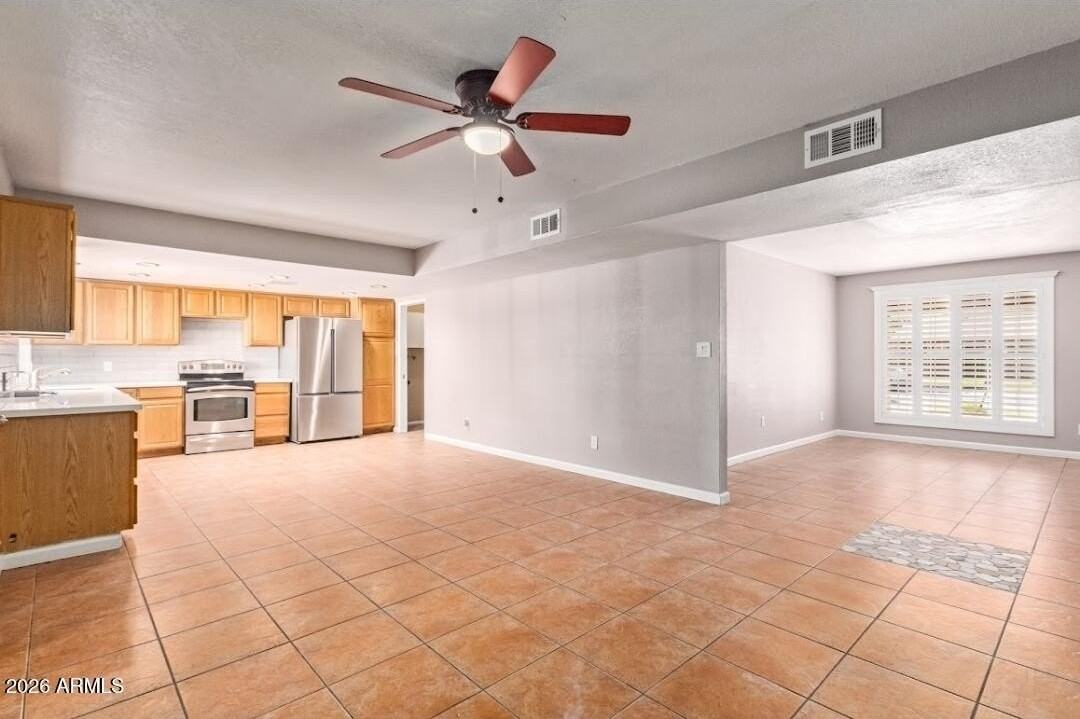 7716 W Cora Ln - Photo 3 of 14