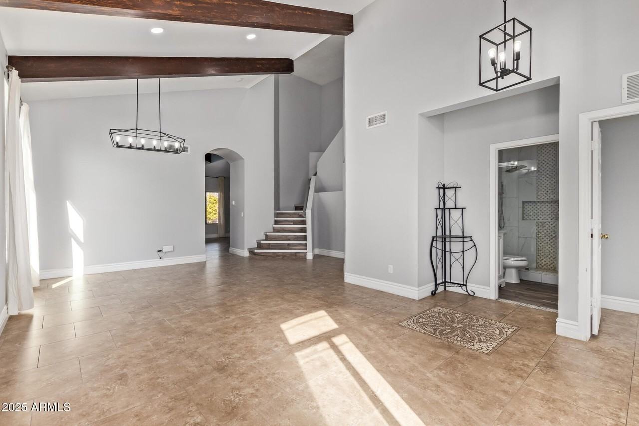 8406 W Pioneer St - Photo 6 of 41