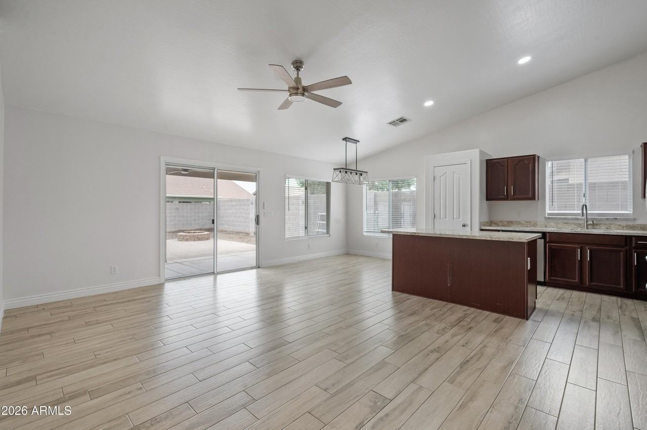 3746 E Magnus Cir - Photo 7 of 24