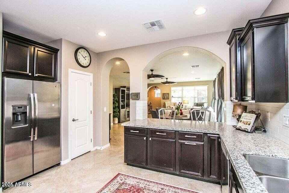 1089 S Annie Ln - Photo 3 of 20