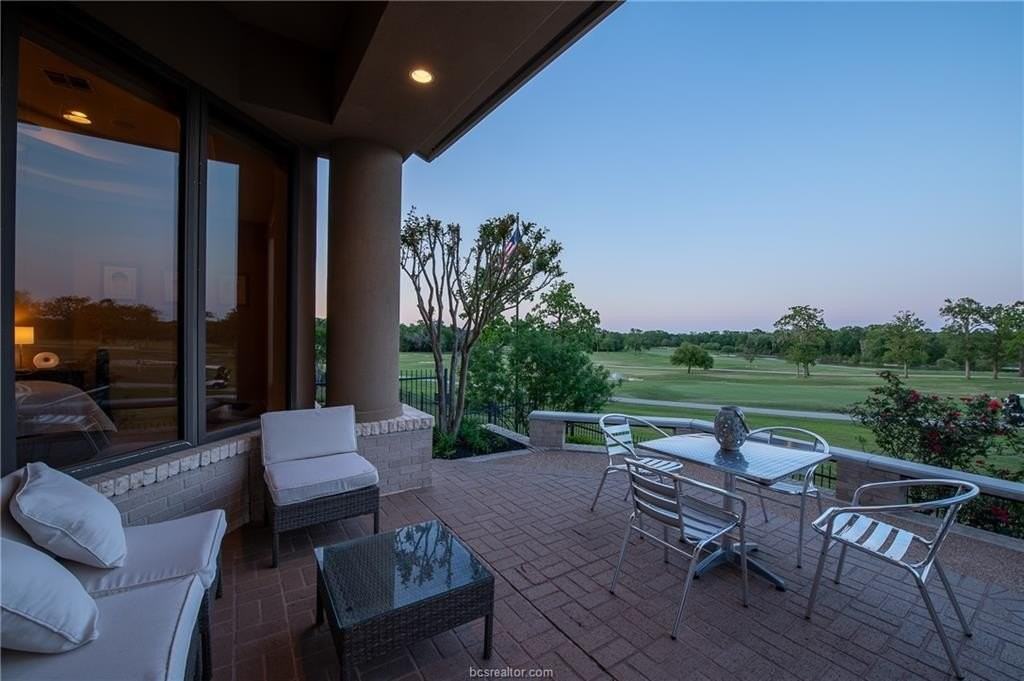 4776 Stonebriar Cir - Photo 4 of 47