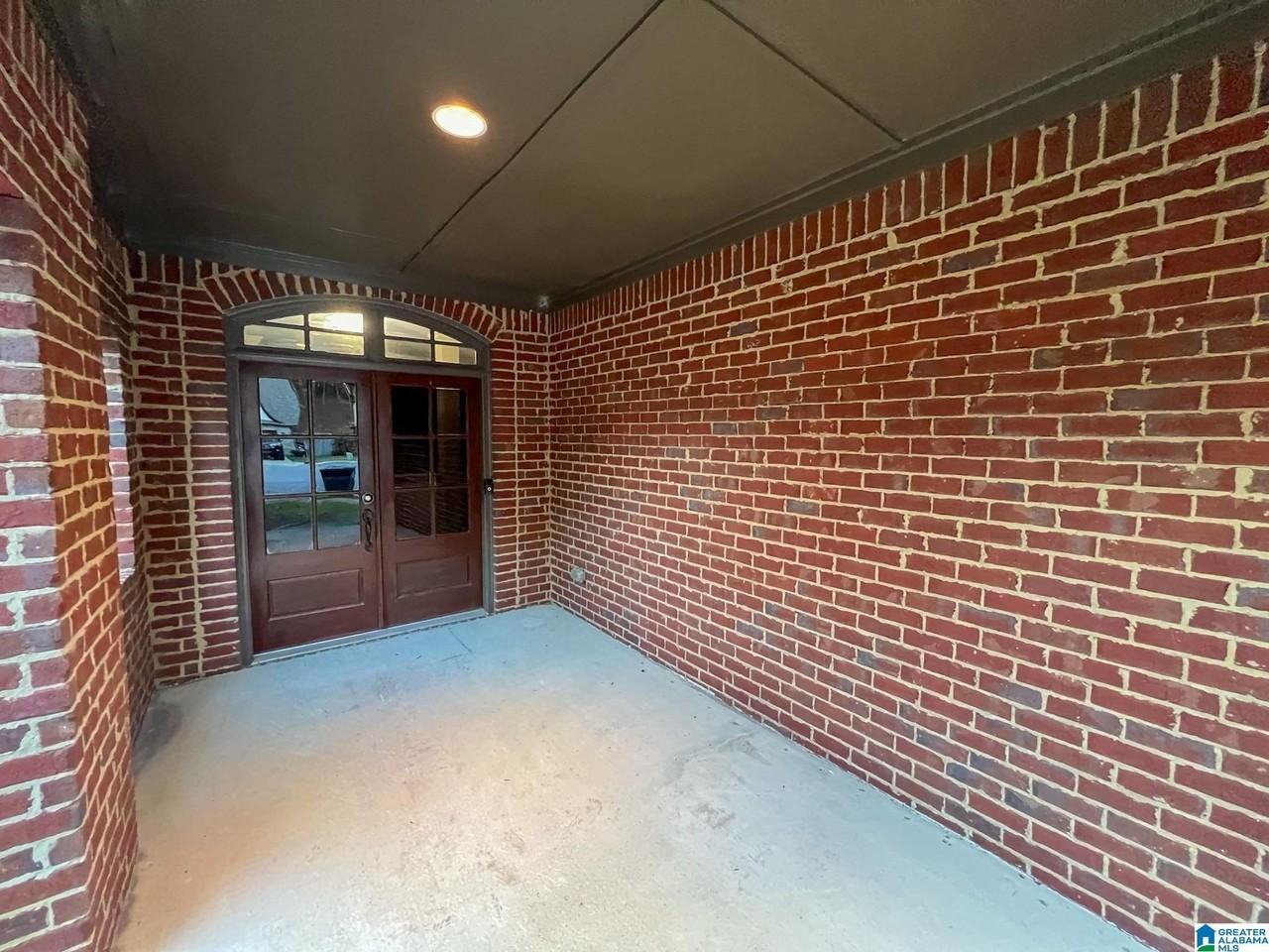 1117 Monaghan Dr - Photo 2 of 34