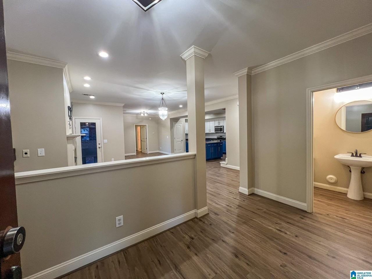 1117 Monaghan Dr - Photo 3 of 34
