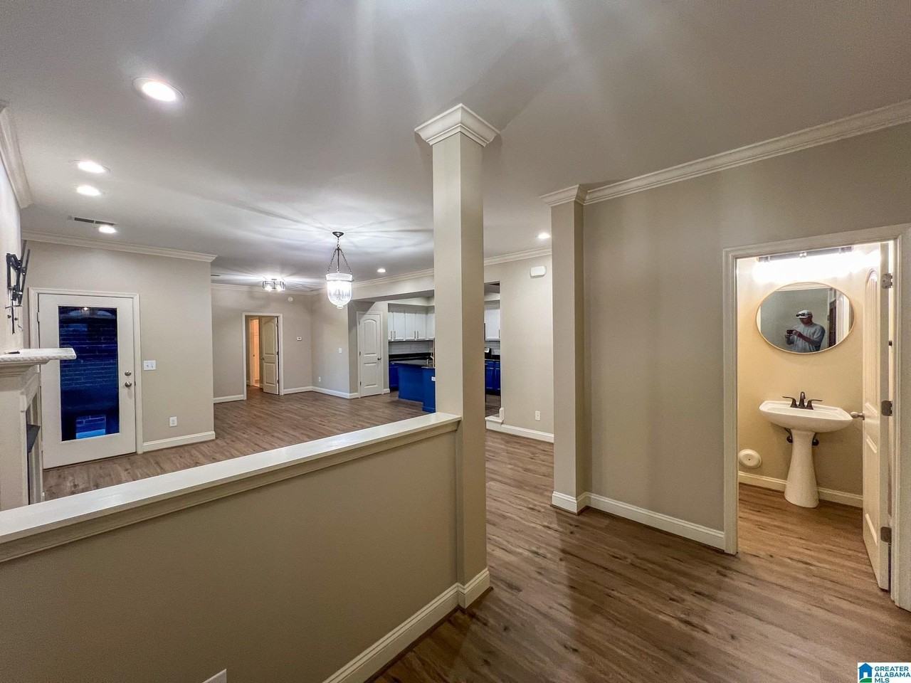 1117 Monaghan Dr - Photo 4 of 34