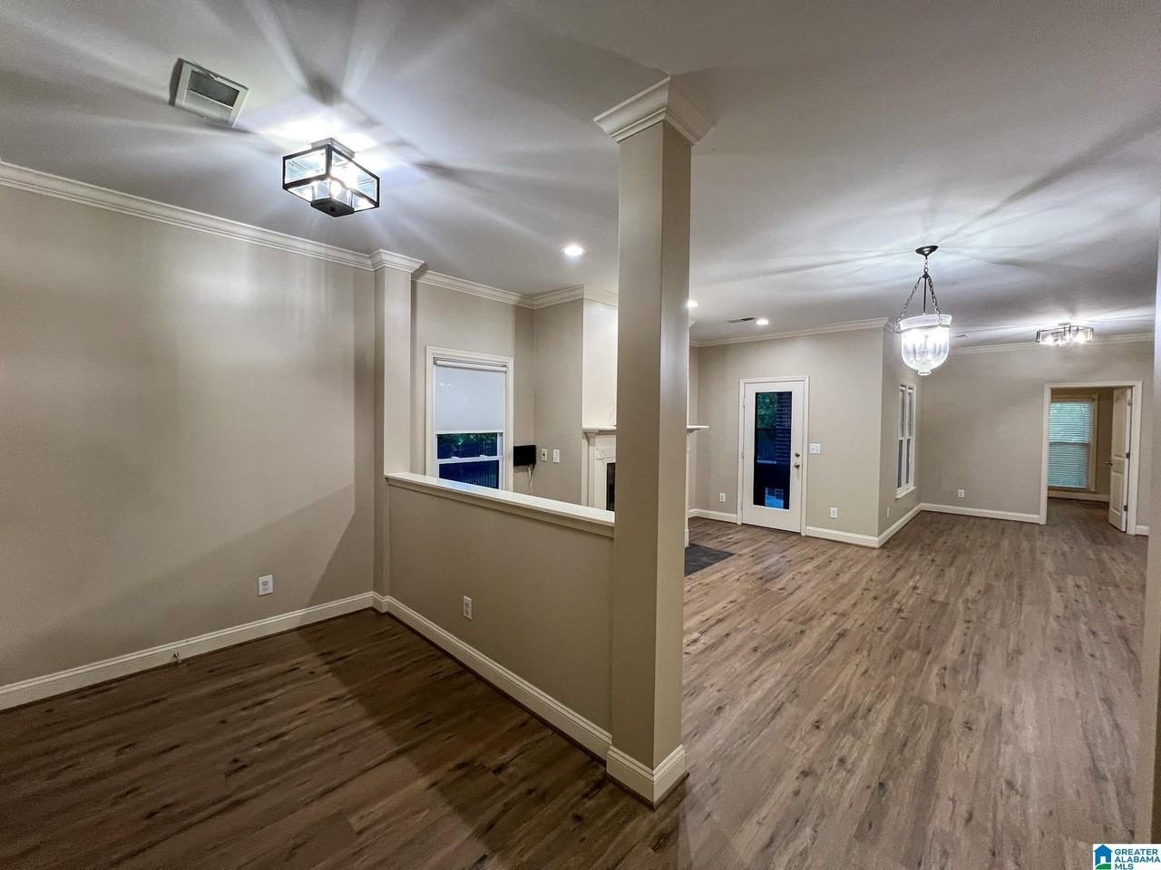 1117 Monaghan Dr - Photo 5 of 34