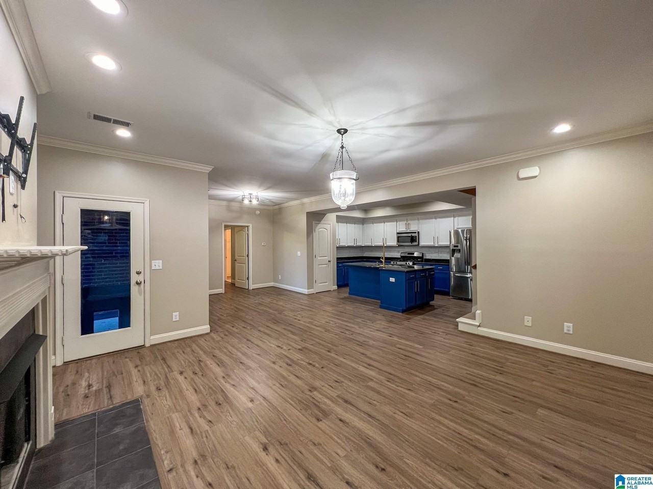 1117 Monaghan Dr - Photo 6 of 34