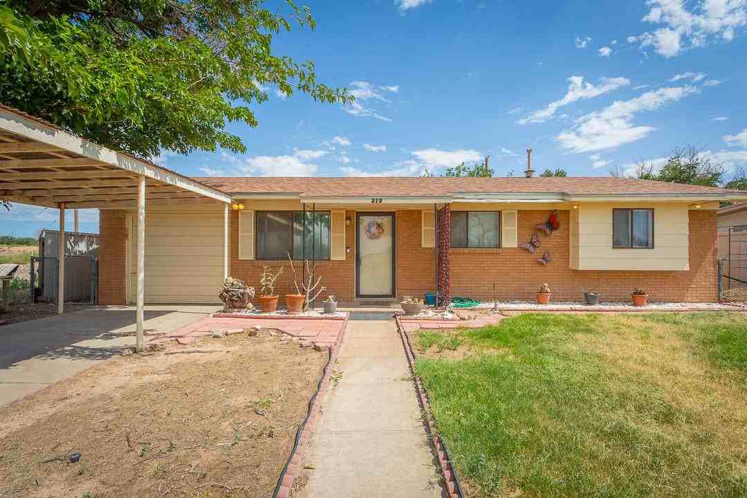 313 Robins Dr - Photo 2 of 20