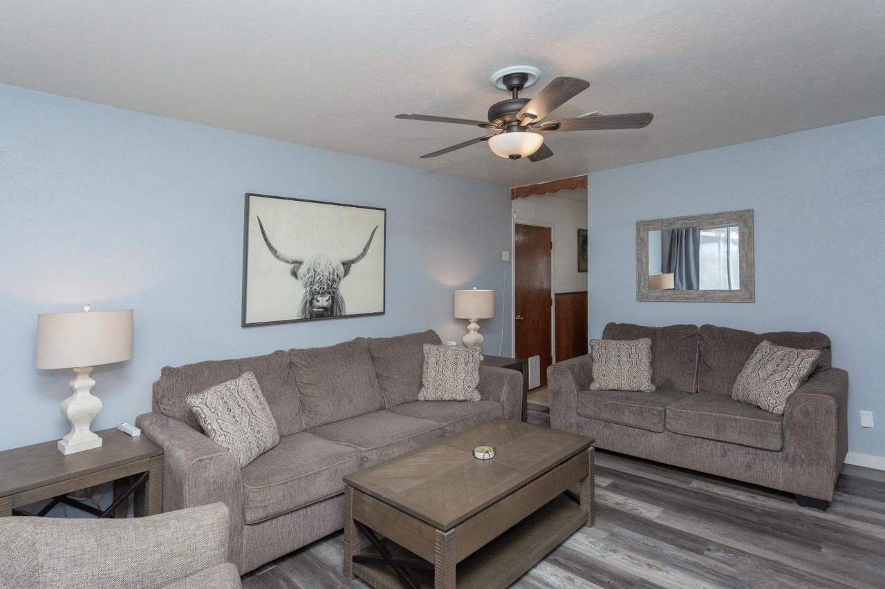 313 Robins Dr - Photo 6 of 20