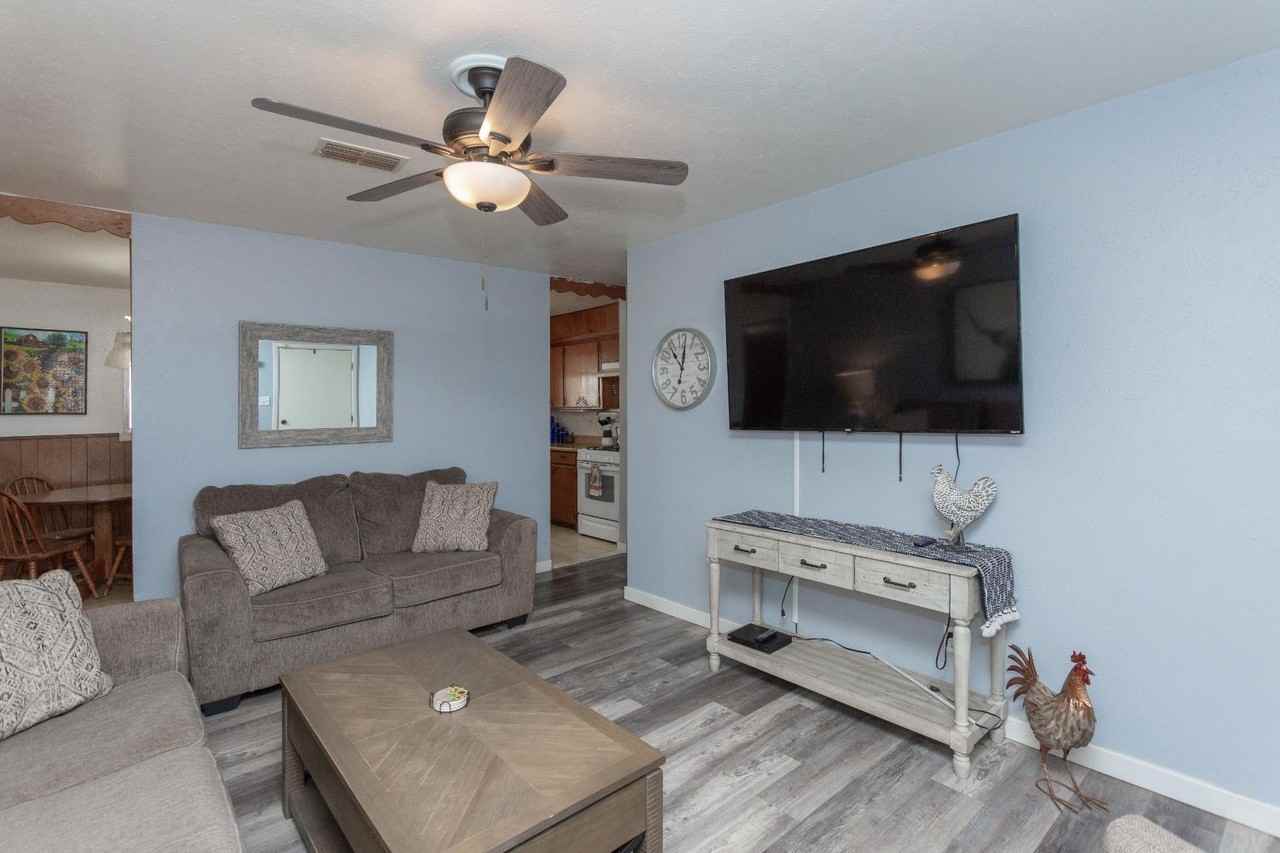 313 Robins Dr - Photo 7 of 20