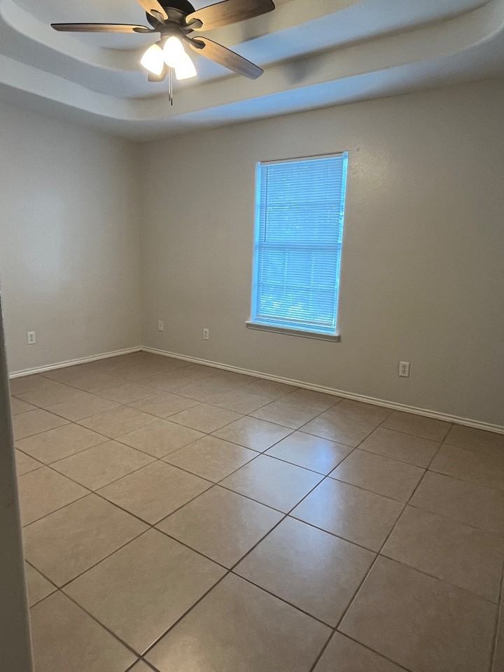 20602 Alta Vista Ct. - Photo 7 of 10
