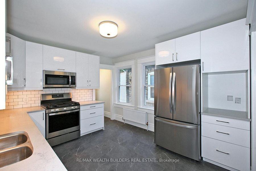 163 Parkside Drive #B - Photo 3 of 19