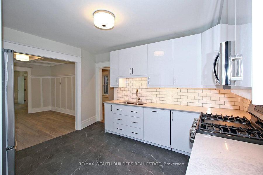 163 Parkside Drive #B - Photo 4 of 19