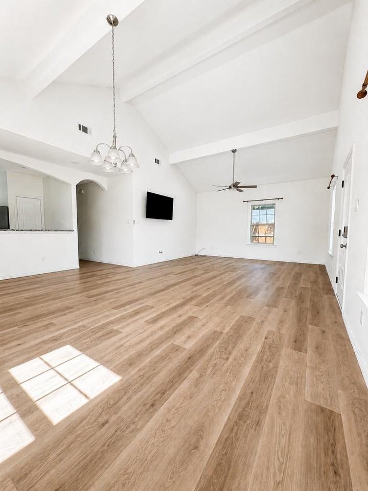 316 Mark St - Photo 6 of 20
