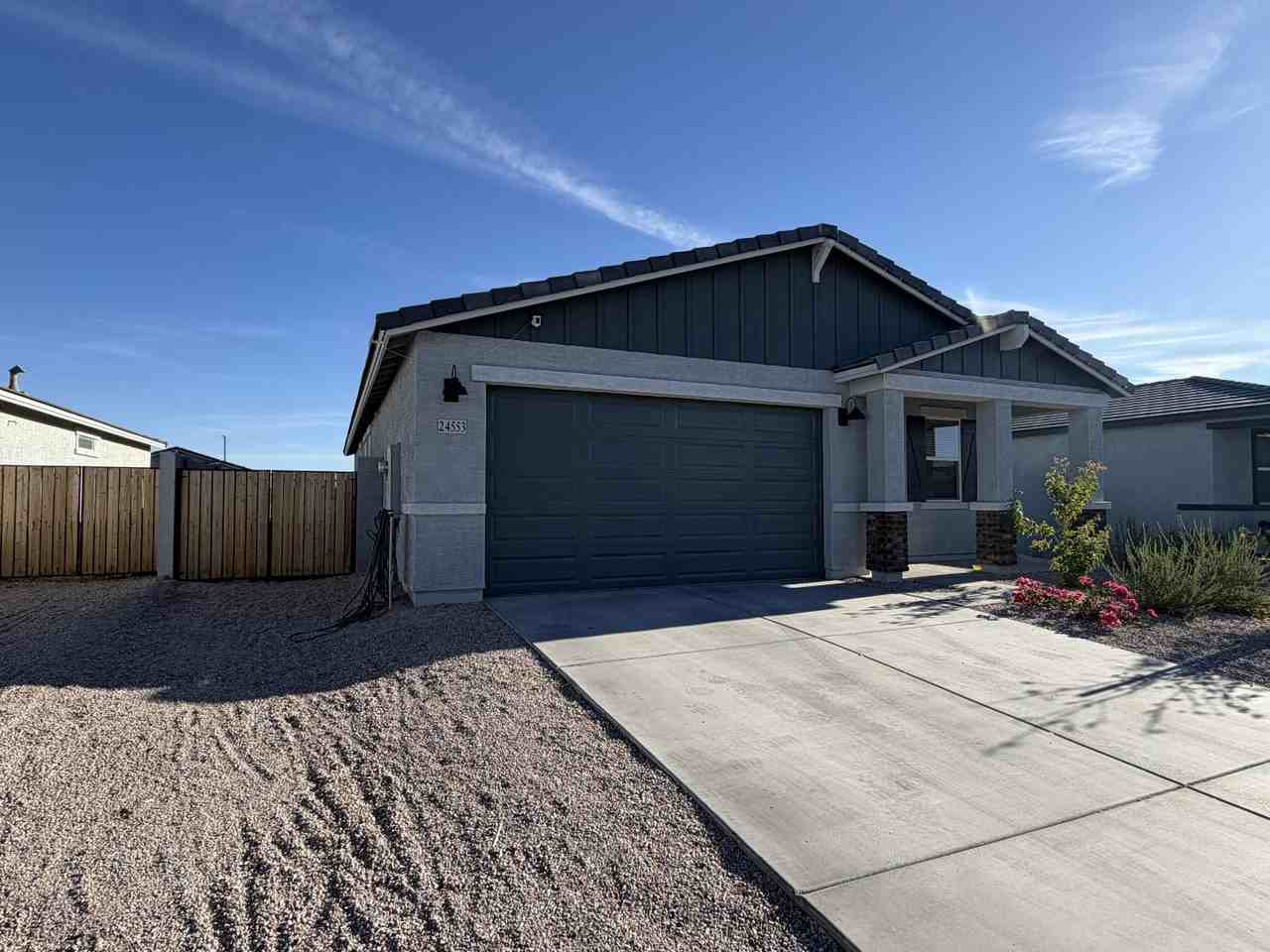 24553 W Hopi St - Photo 4 of 20