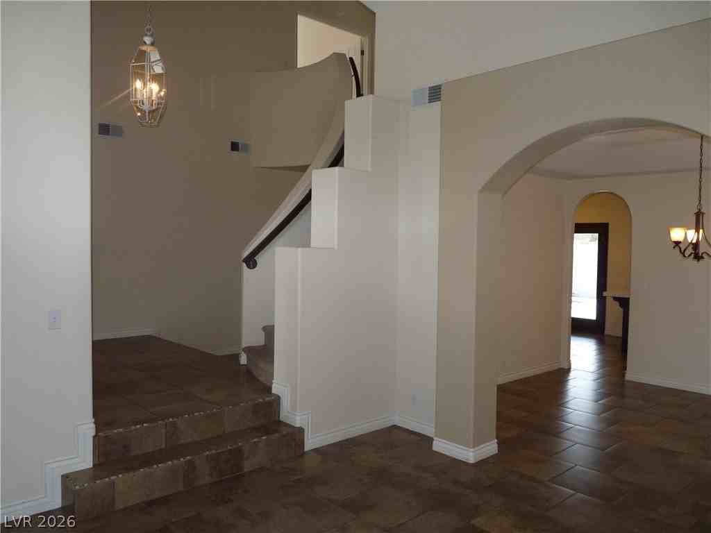 7845 Meadow Creek St - Photo 2 of 18