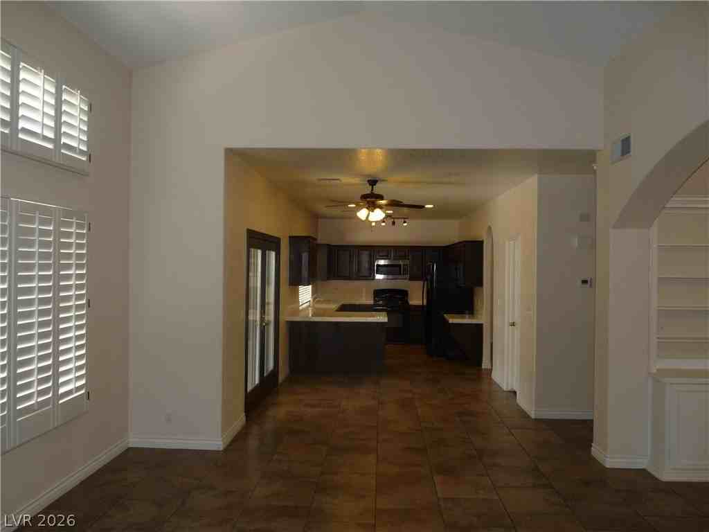 7845 Meadow Creek St - Photo 6 of 18