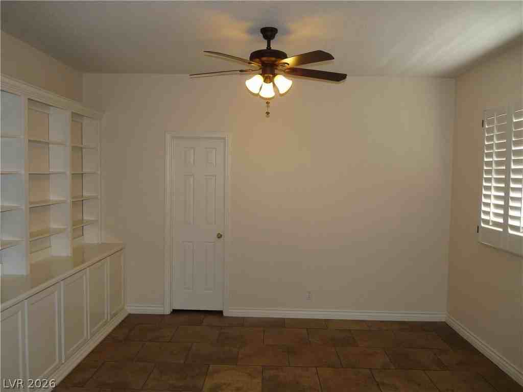 7845 Meadow Creek St - Photo 7 of 18