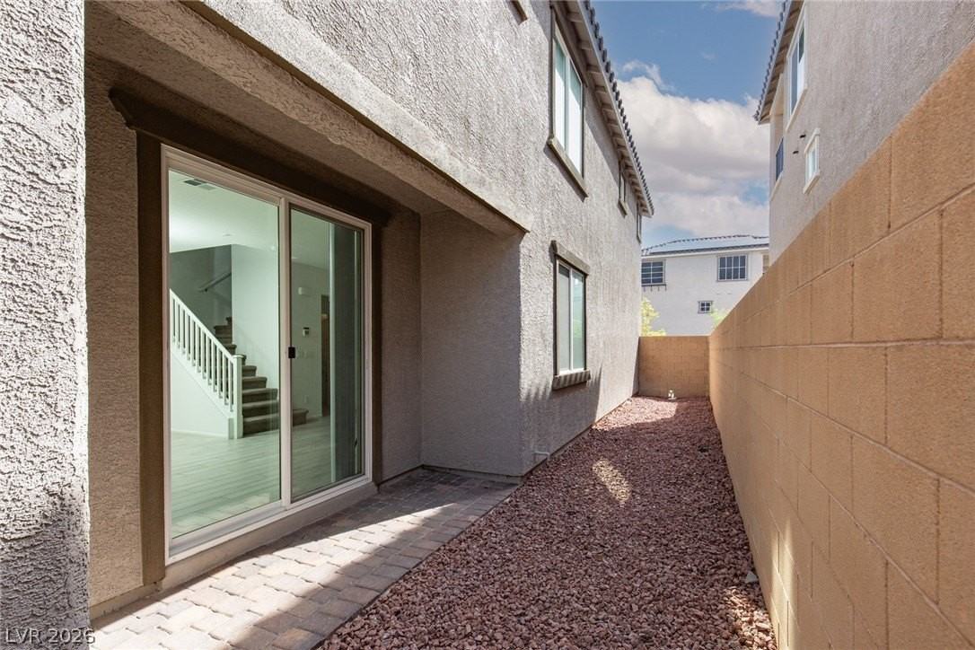 8045 Skye Foxx St - Photo 6 of 35
