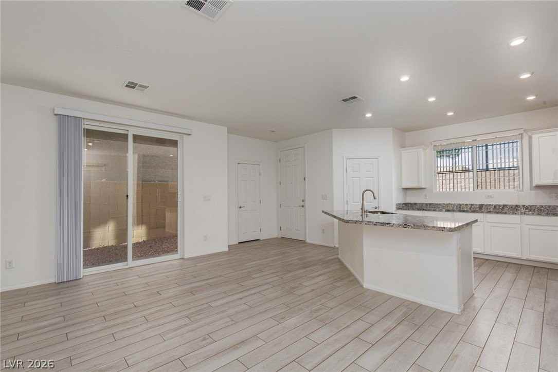 8045 Skye Foxx St - Photo 7 of 35