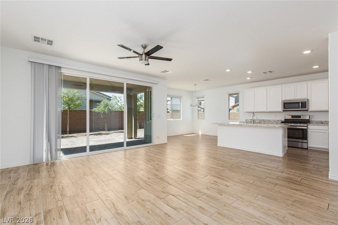 1639 Dire Wolf Ave - Photo 5 of 41