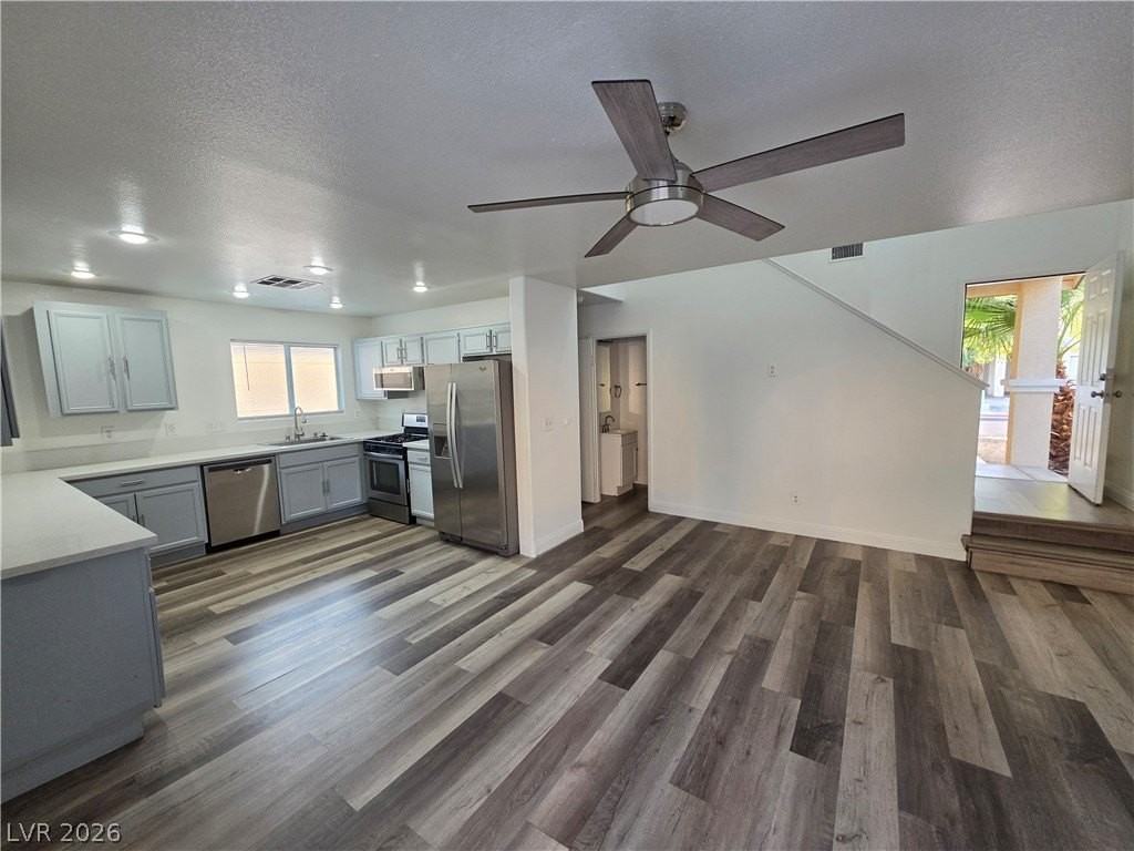 4355 Holden St - Photo 5 of 29