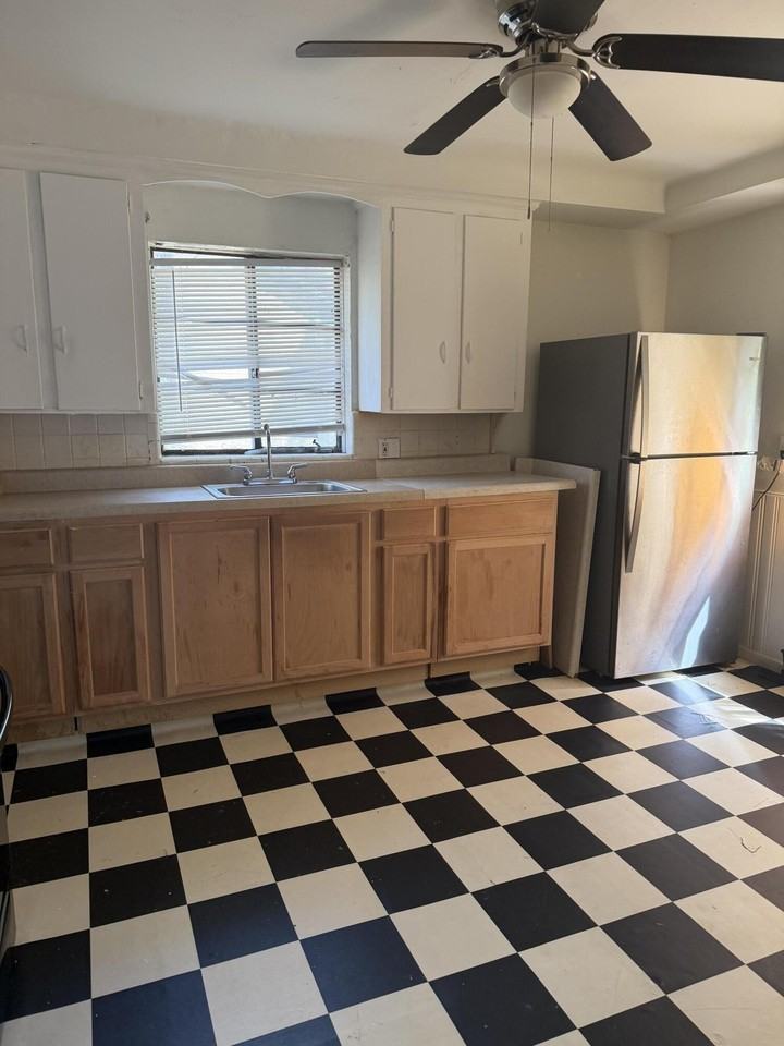 19365 Bentler St - Photo 4 of 16