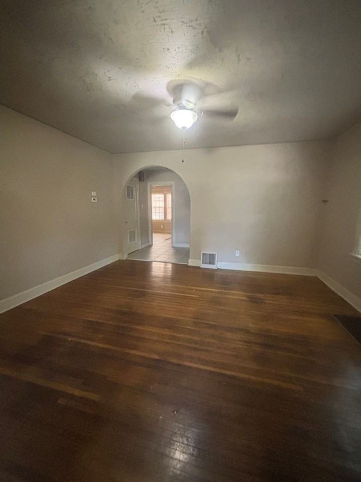 1435 Fairmount St - Photo 5 of 15