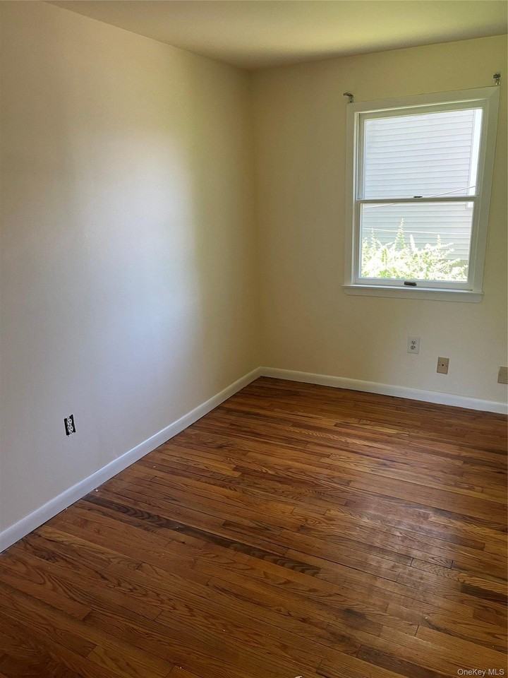 45 S Middletown Rd - Photo 2 of 7