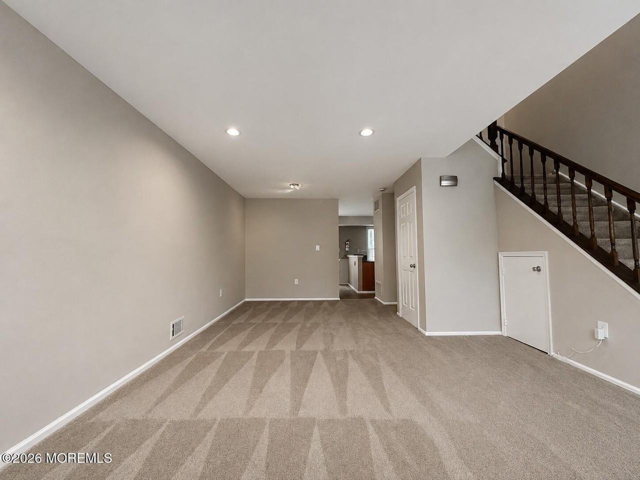 26 Duncan Way - Photo 3 of 14