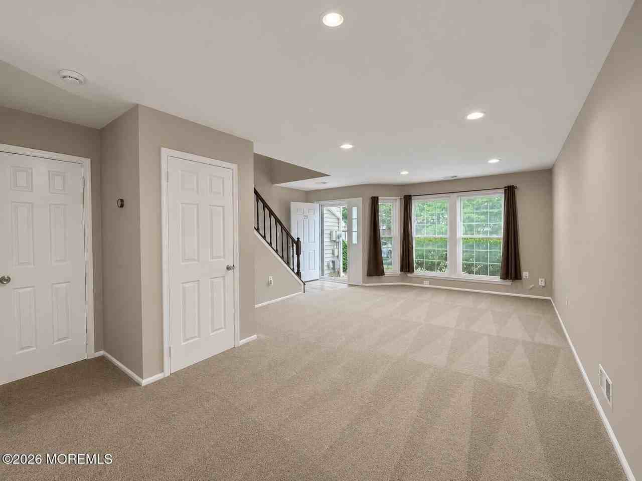 26 Duncan Way - Photo 4 of 14