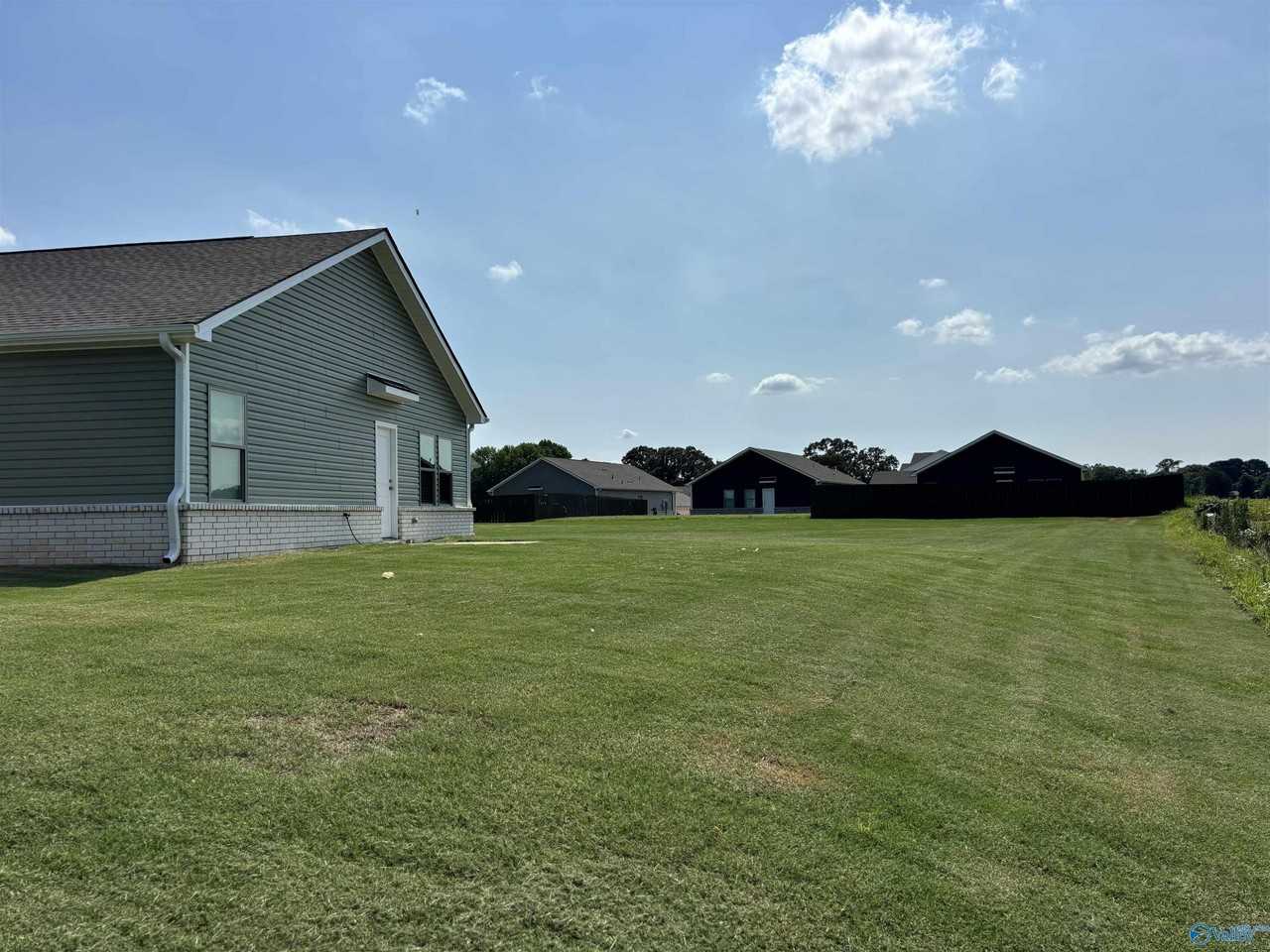 15378 Grayson Cir - Photo 3 of 25