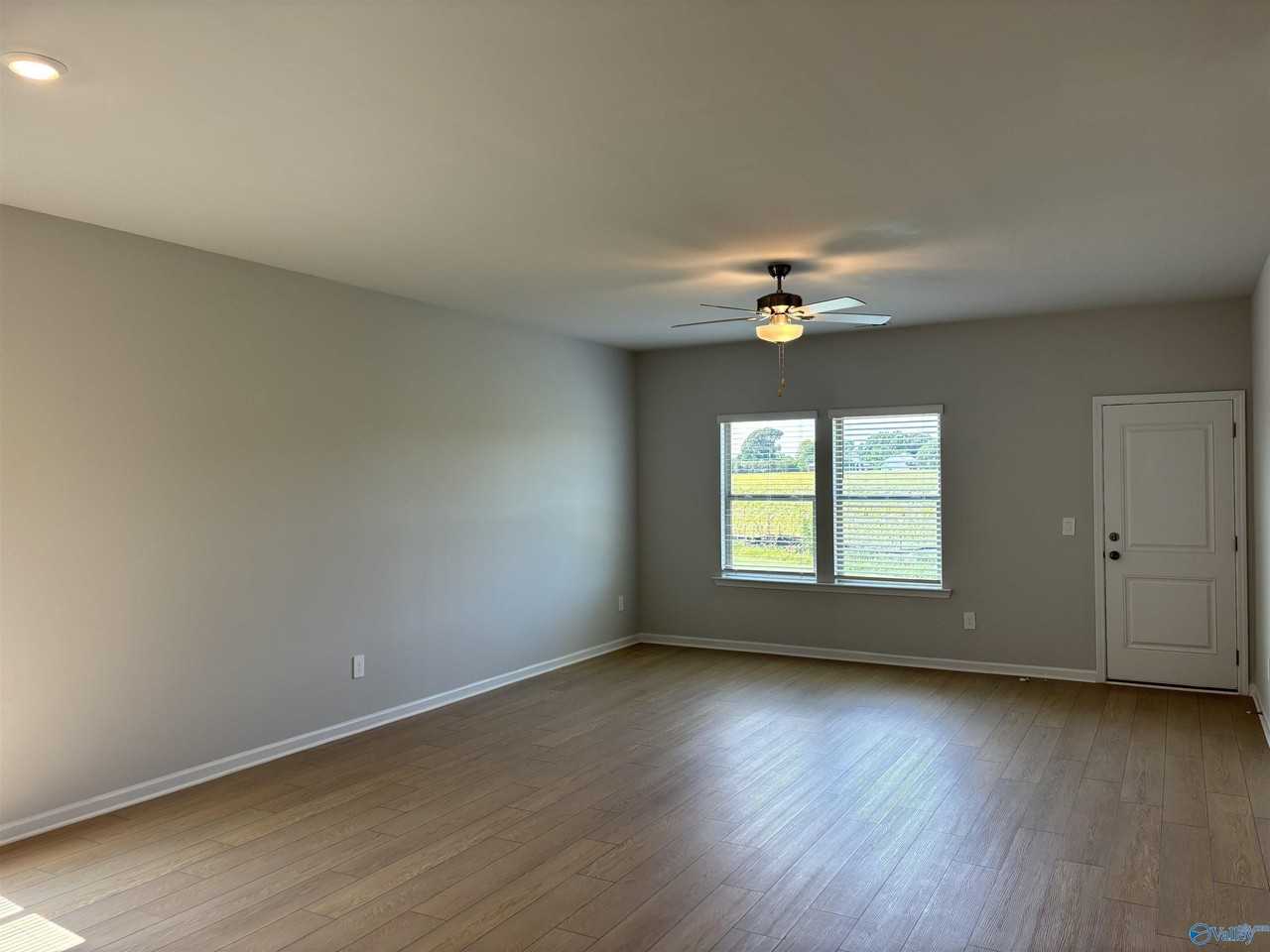 15378 Grayson Cir - Photo 5 of 25