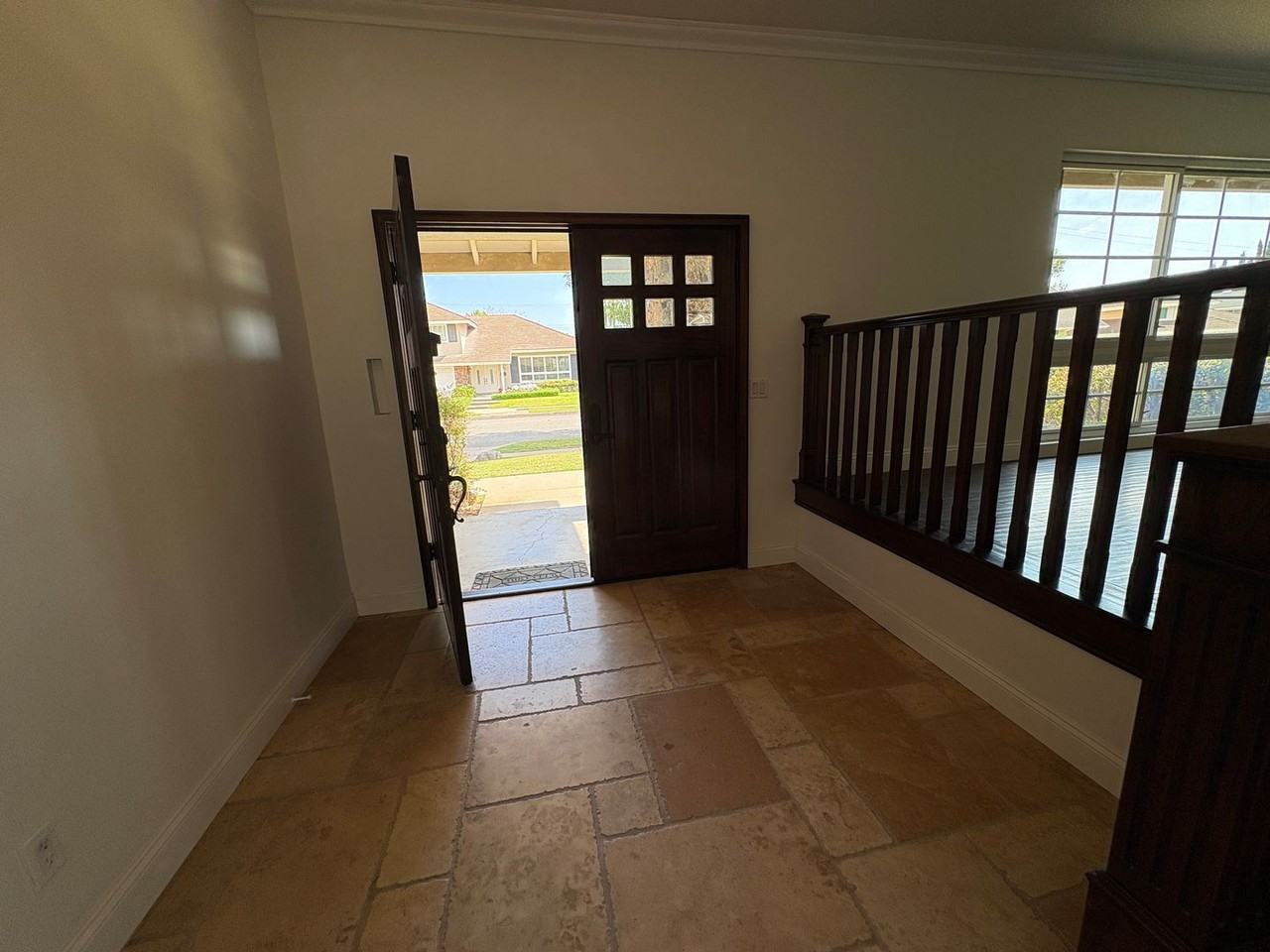 1901 Catalina Ave - Photo 3 of 50