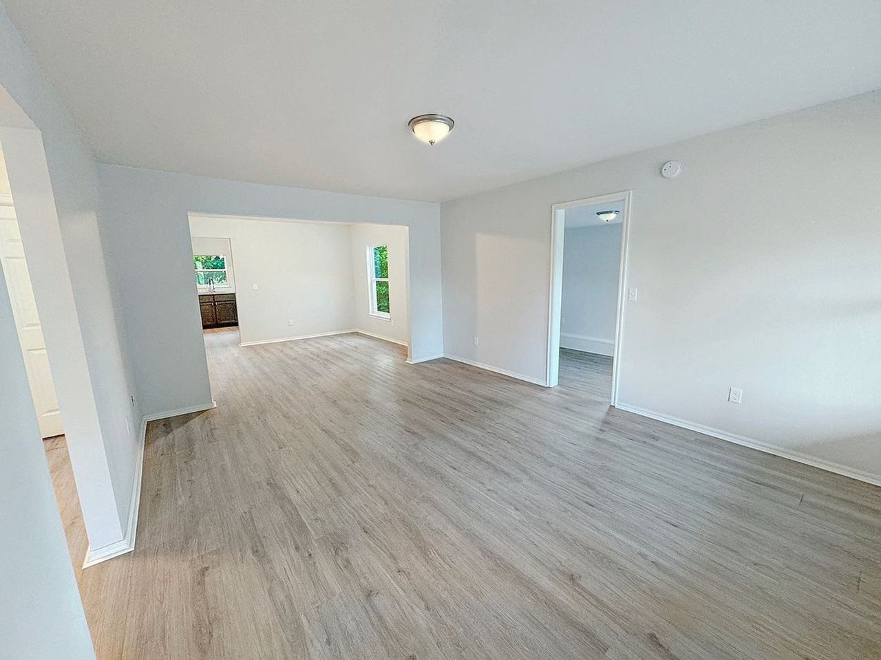 1226 S 1st St - Photo 5 of 18