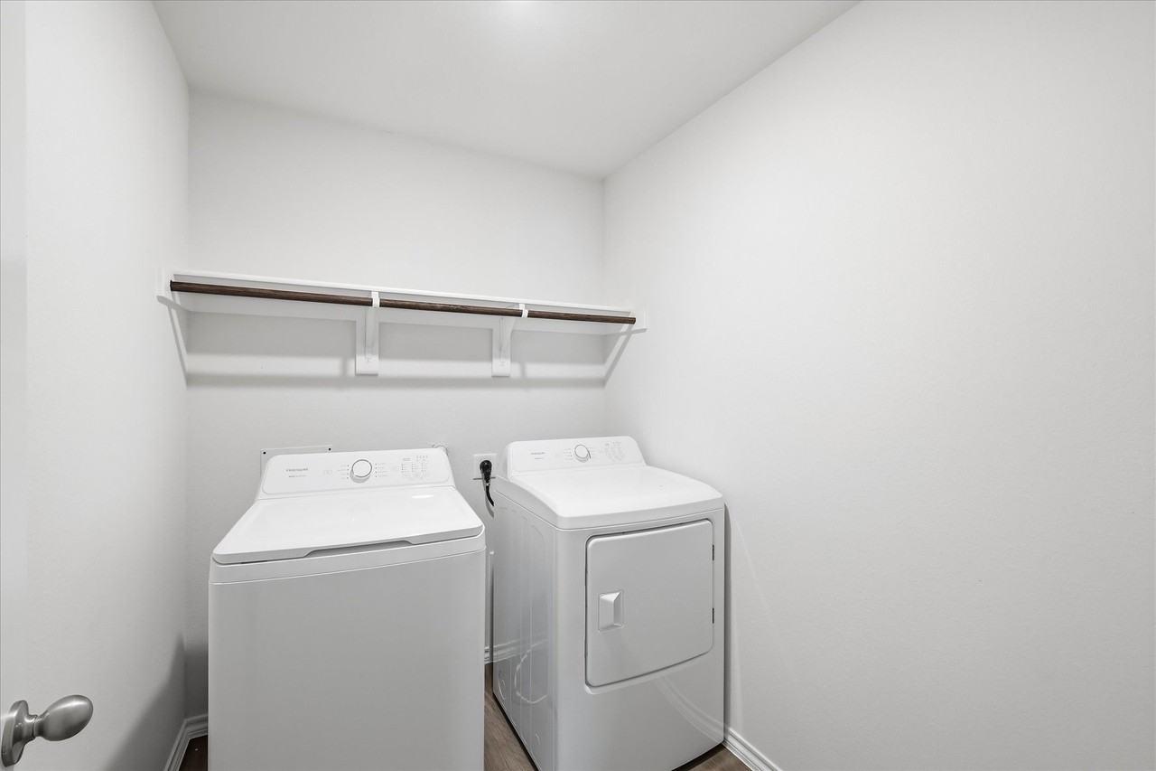 722 Orchid Way - Photo 3 of 34