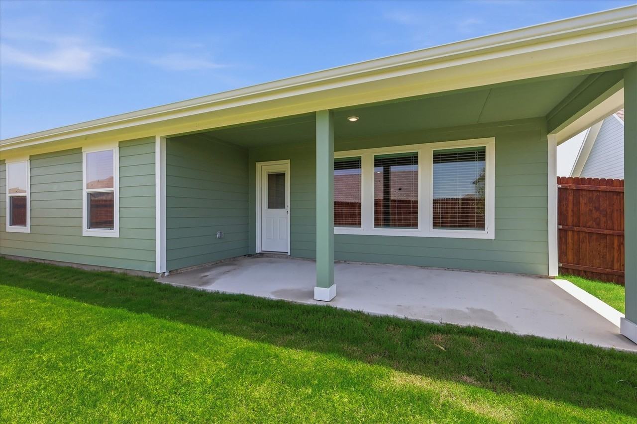 722 Orchid Way - Photo 4 of 34