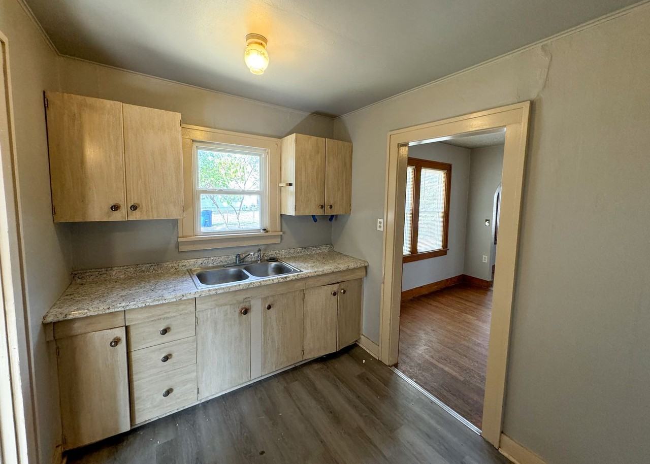 913 N Boulevard - Photo 7 of 20