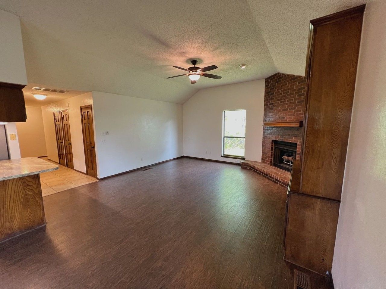 112 N Grand Fork Dr - Photo 4 of 31