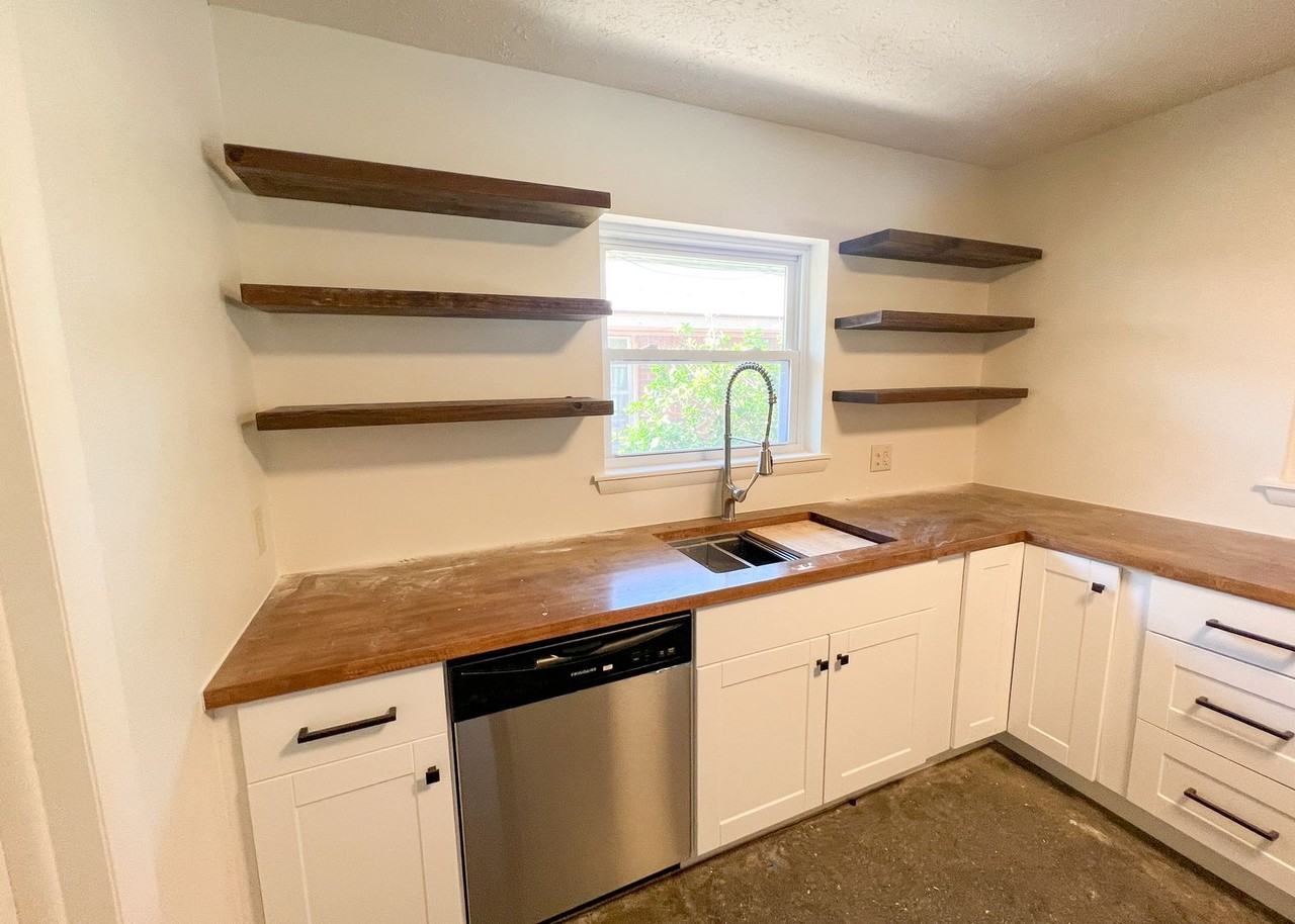 10416 Ridgeview Dr - Photo 3 of 15