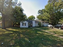 featured image of 2435 Beech St