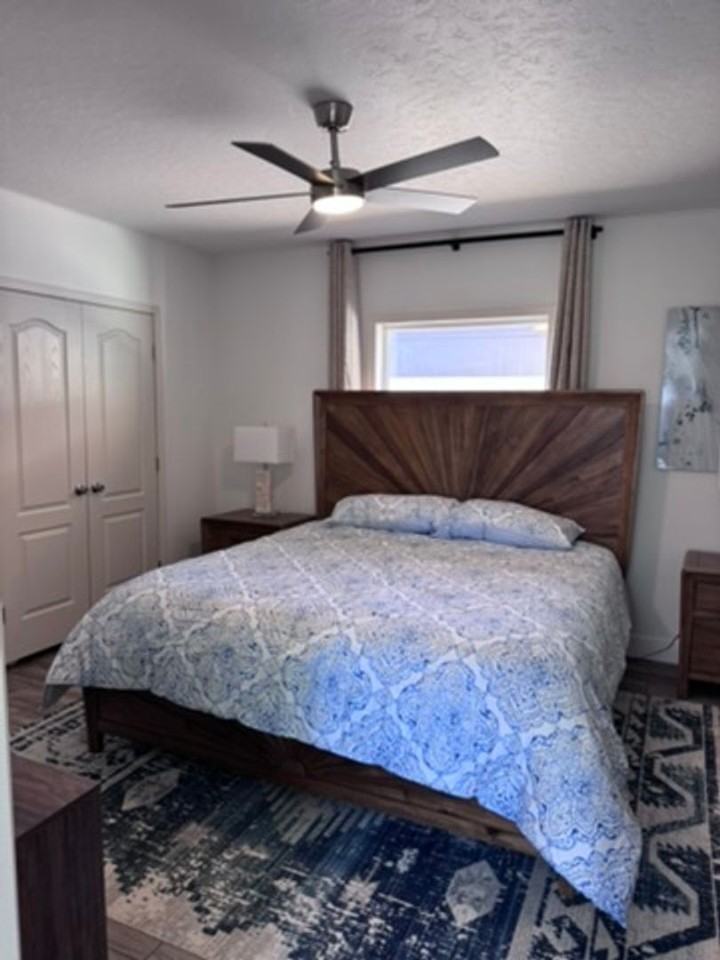 41 Larkspur Ln - Photo 3 of 17