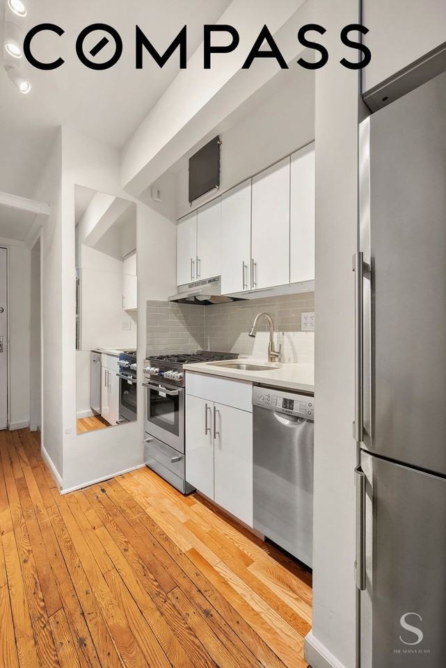 312 W 23rd St #2O - Photo 2 of 4