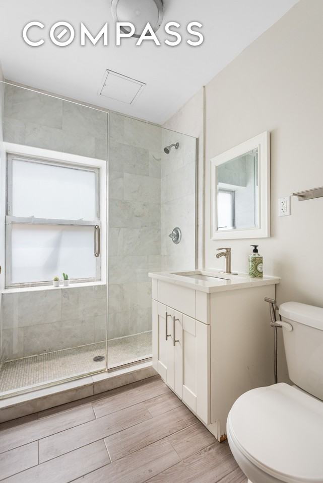 189 Woodpoint Rd #3 - Photo 2 of 9