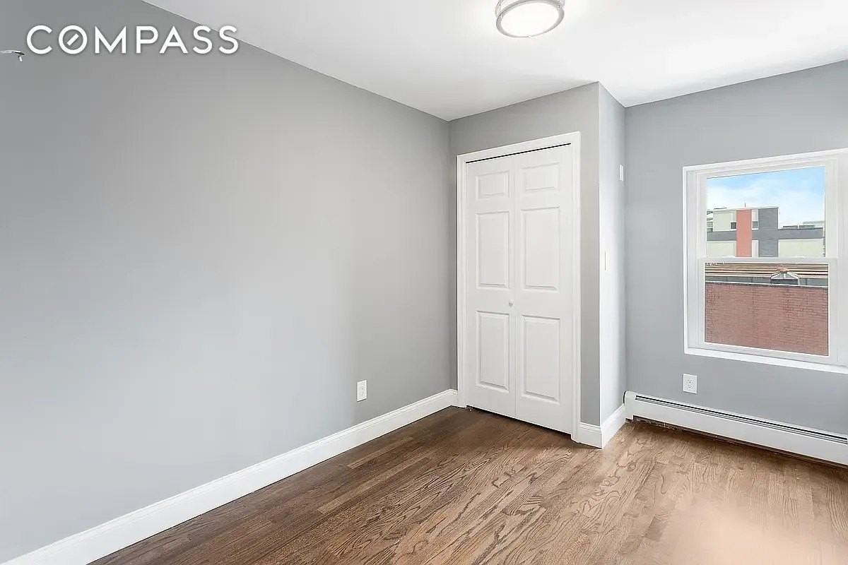 189 Woodpoint Rd #3 - Photo 6 of 9