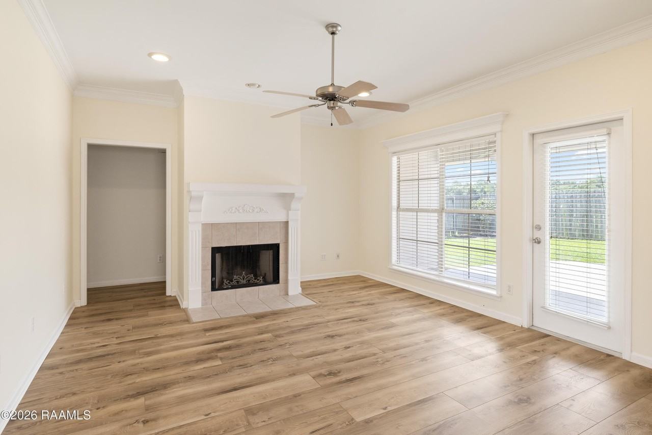 133 Wild Rose Ln - Photo 3 of 27