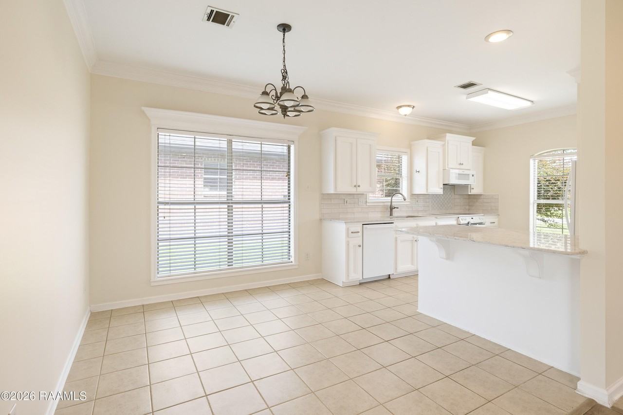 133 Wild Rose Ln - Photo 6 of 27