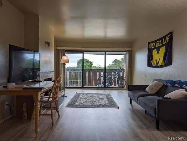 1315 S Maple Rd #305 - Photo 6 of 14